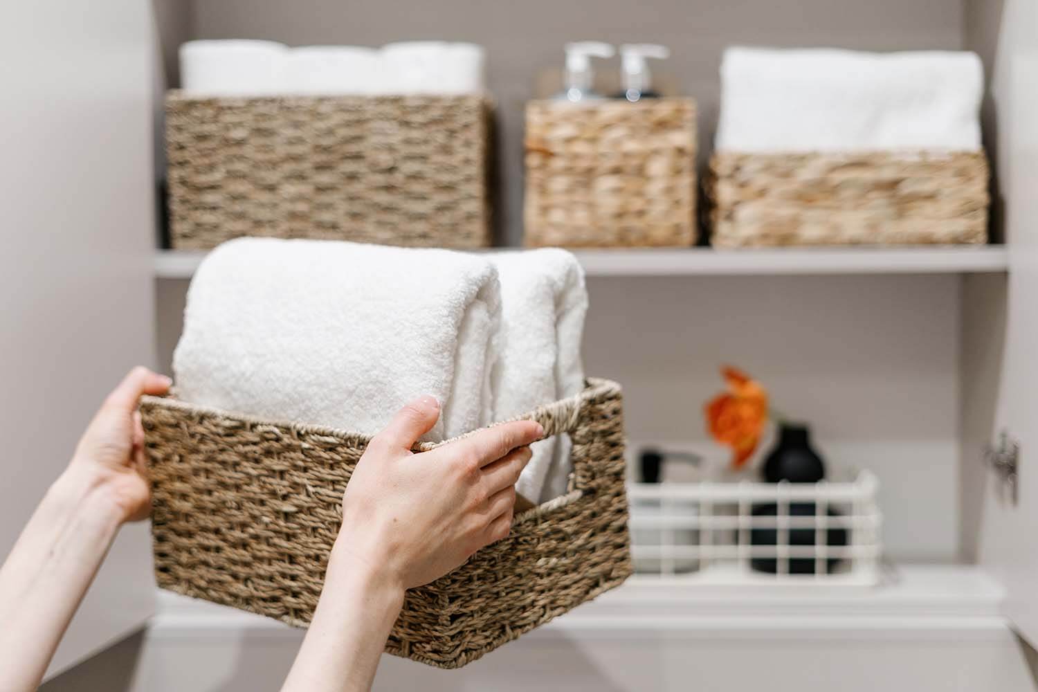 Decluttering Organising& Help Sorting Spaces & Interior Design
